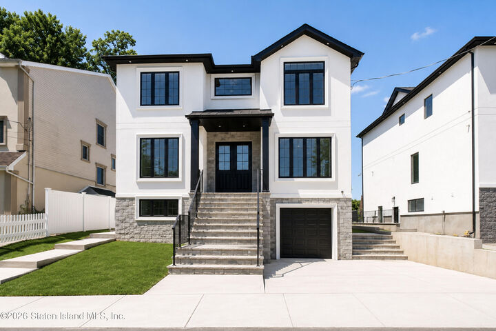 Property Photo:  27 Edwin Street  NY 10312 