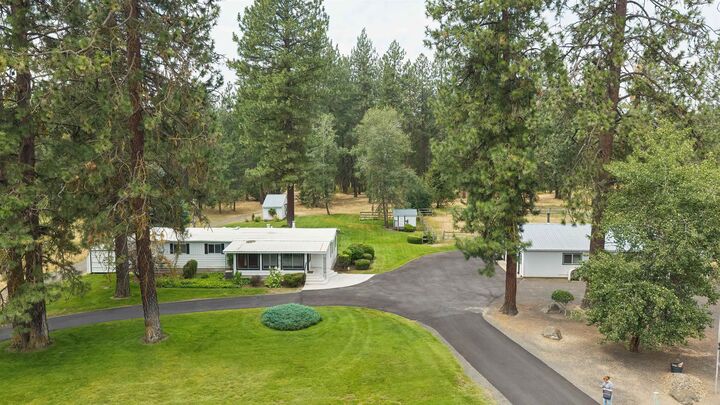 Property Photo: 31315 N Cedar Rd WA 99006