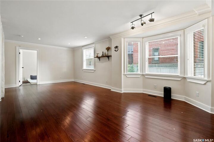Property Photo: 2216 Lorne Street SK S4P 2M7