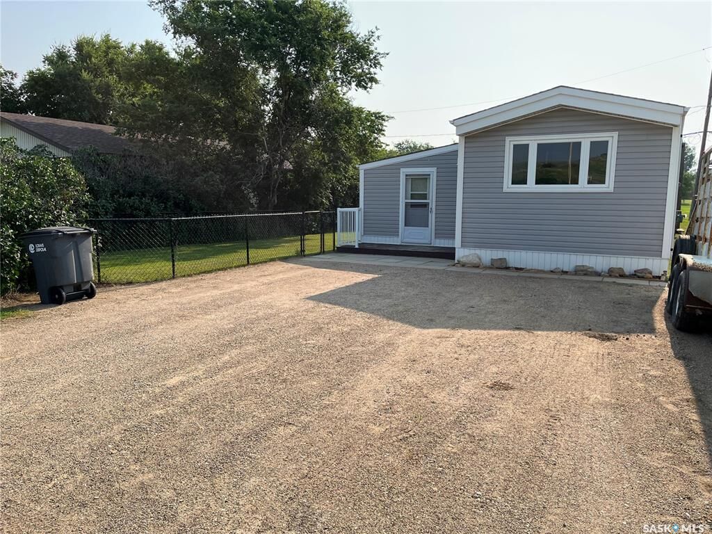Property Photo:  6 A Avenue  SK S0H 4K0 