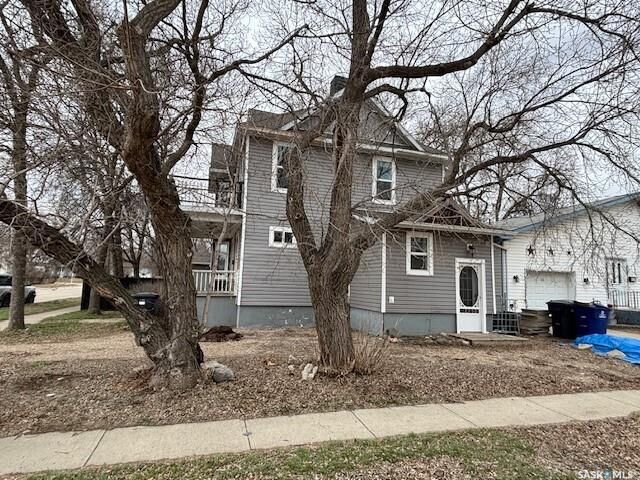 Property Photo:  617 Bison Avenue  SK S4H 0J7 