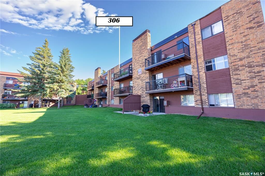 Property Photo:  802A Kingsmere Boulevard 306  SK S7J 4B7 