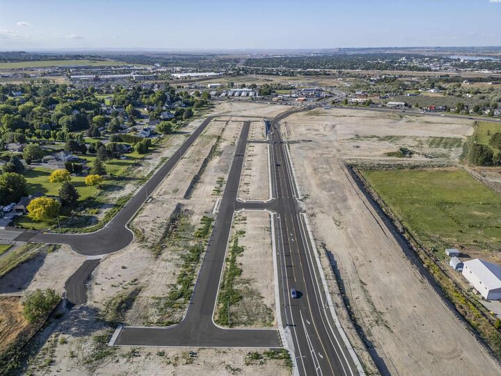 Property Photo:  2331 Lariat Lane  WA 99352 