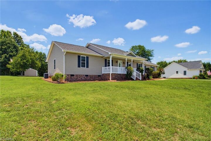 Property Photo: 310 Dogwood Acres Lane NC 27025