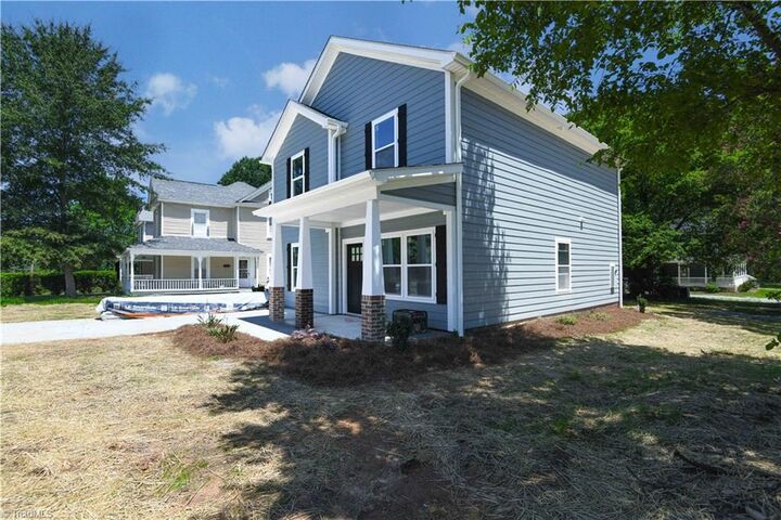 Property Photo: 927 Pearson Street NC 27406