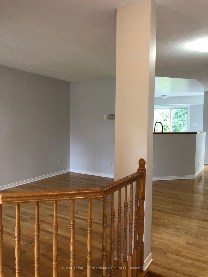 Property Photo:  3827 Crowsnest Avenue  ON K1V 1K4 