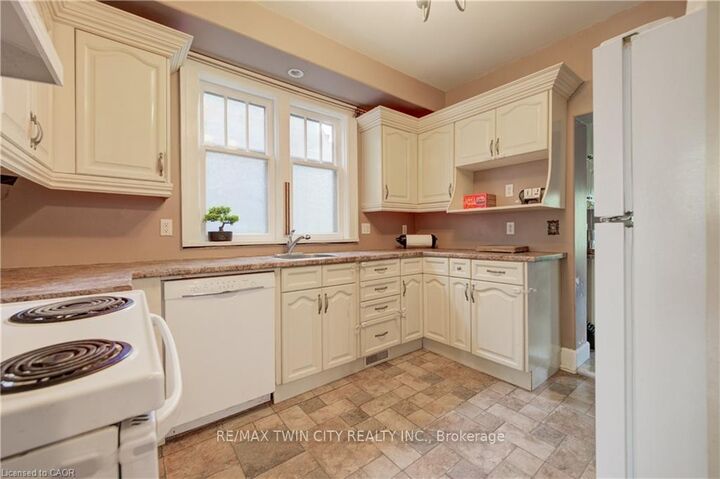 Property Photo: 59 West Avenue ON N2M 1X4
