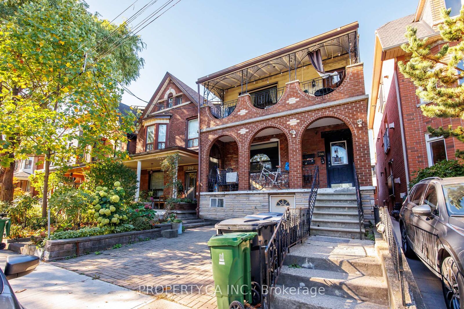 Property Photo:  396 Roxton Road  ON M6G 3R2 