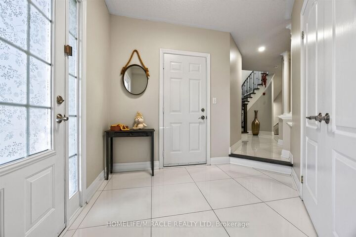 Property Photo: 93 Scepter Place ON L1R 3A8
