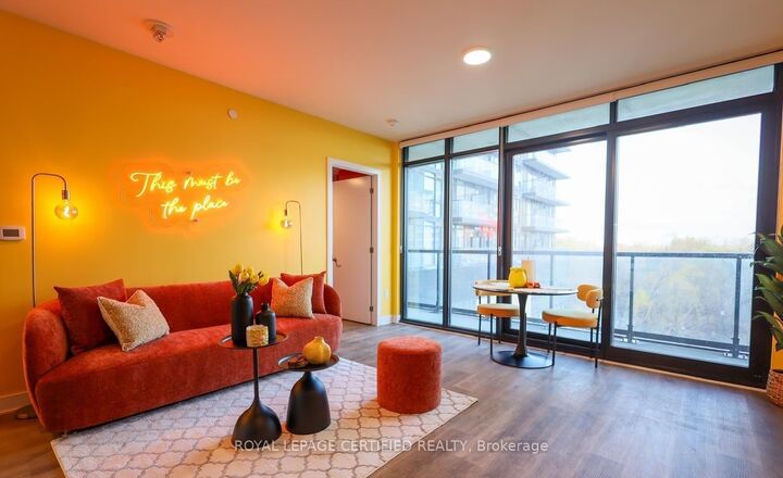 Property Photo:  86 Dundas Street E 302  ON L5A 0B1 
