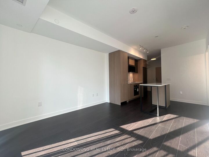 Property Photo: 30 Dreamers Way 567 ON M5A 0Y7