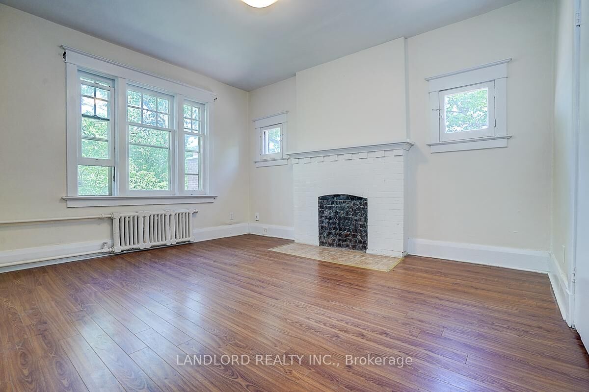 Property Photo:  92 Neville Park Boulevard Upper Unit  ON M4E 3P8 
