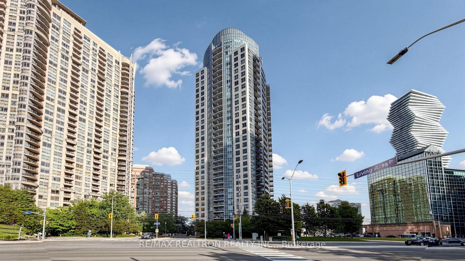 Property Photo:  330 Burnhamthorpe Road W 906  ON L5B 0E1 