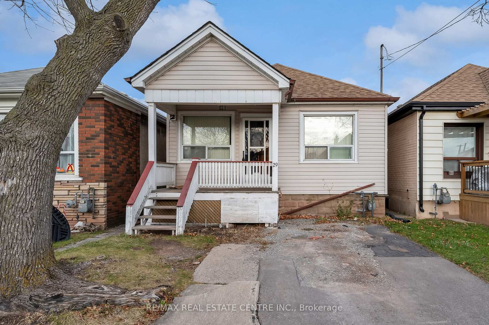 Property Photo: 29 Harrison Avenue ON L8H 2Z8