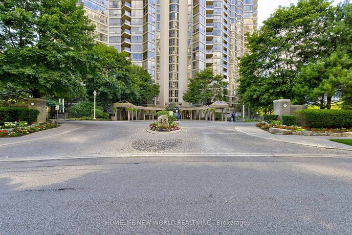 45 Kingsbridge Garden Circle 2704 — photo 1