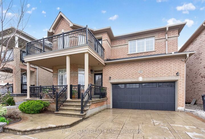 Property Photo:  3841 Edgecliffe Run  ON L5M 6N6 