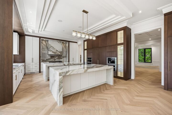 Property Photo: 27 Penwood Crescent ON M3B 3B1
