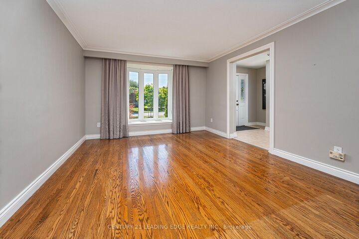 Property Photo:  120 Sherwood Forest Drive  ON L3P 1R1 
