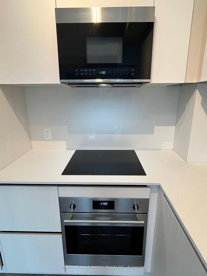 Property Photo:  108 Peter Street 622  ON M5V 0W2 