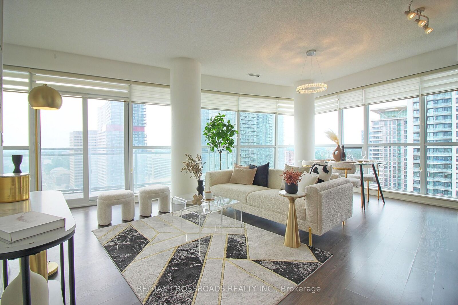 Property Photo: 89 Dunfield Avenue 2202 ON M4S 0A4