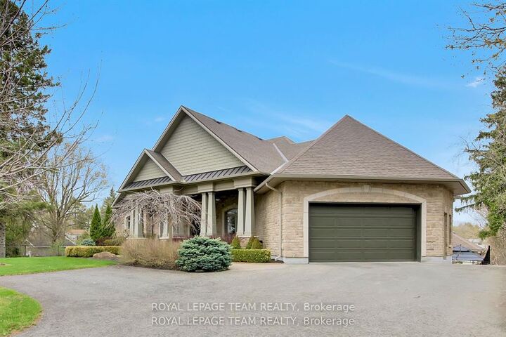 5591 Manotick Main Street — photo 1
