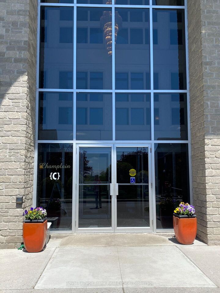 Property Photo:  1099 Clonsilla Avenue Bldg C #310  ON K9J 8L8 