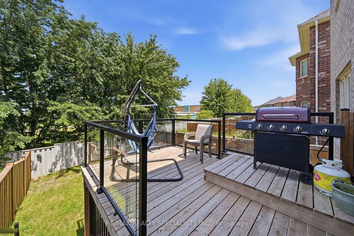 Property Photo:  294 Miller Park Avenue  ON L3Z 0Y1 