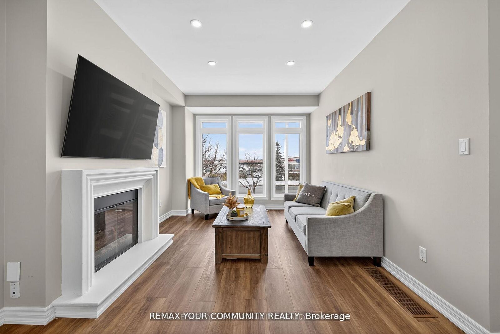 Property Photo:  193 Zokol Drive  ON L4G 0B8 