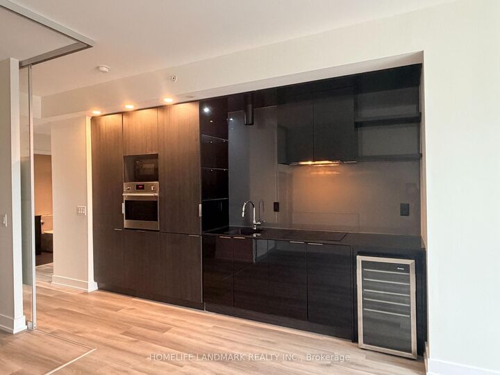 Property Photo:  70 Temperance Street 3701  ON M5H 4E8 