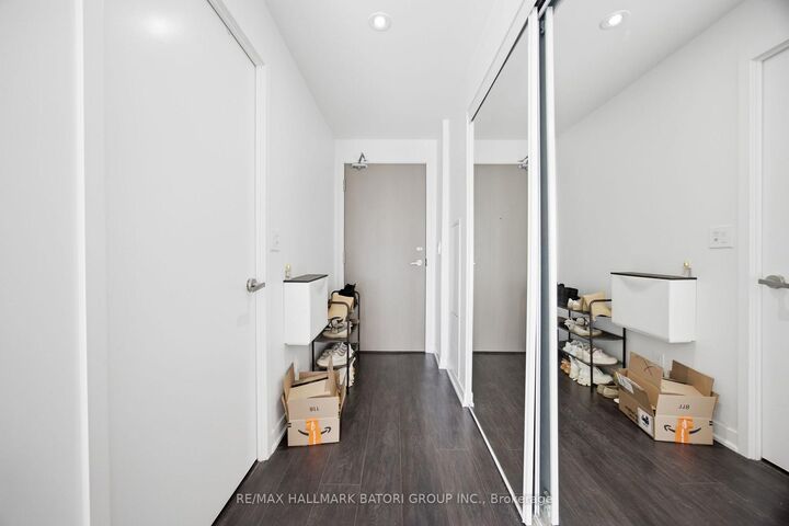 Property Photo:  100 Harbour Street 4611  ON M5J 0B5 