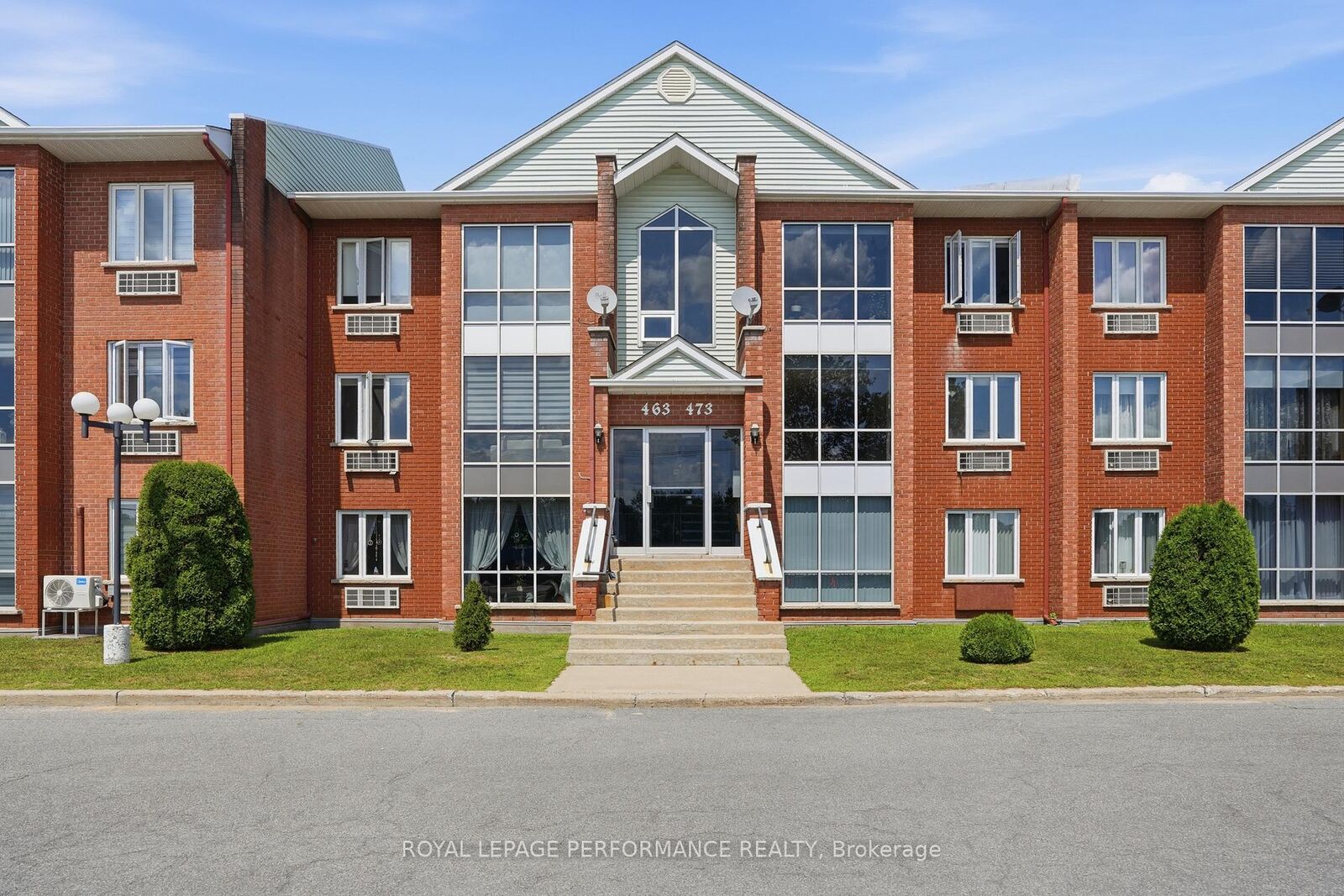 Property Photo:  471 Spence Avenue 4  ON K6A 3A4 