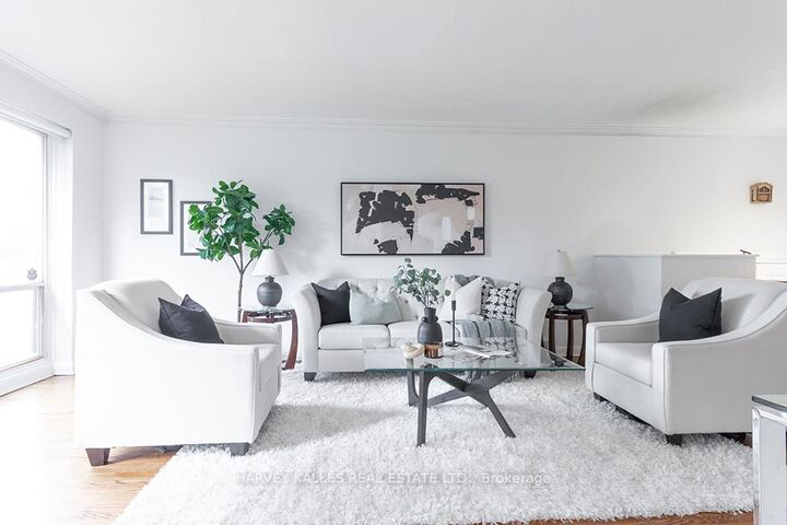 Property Photo: 135 Combe Avenue ON M3H 4K2