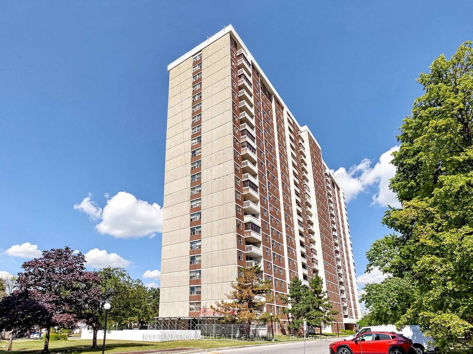 Property Photo: 205 Hilda Avenue 1812 ON M2M 4B1