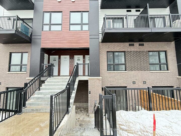 Property Photo:  40 Palace Street L8  ON N2E 3Z4 