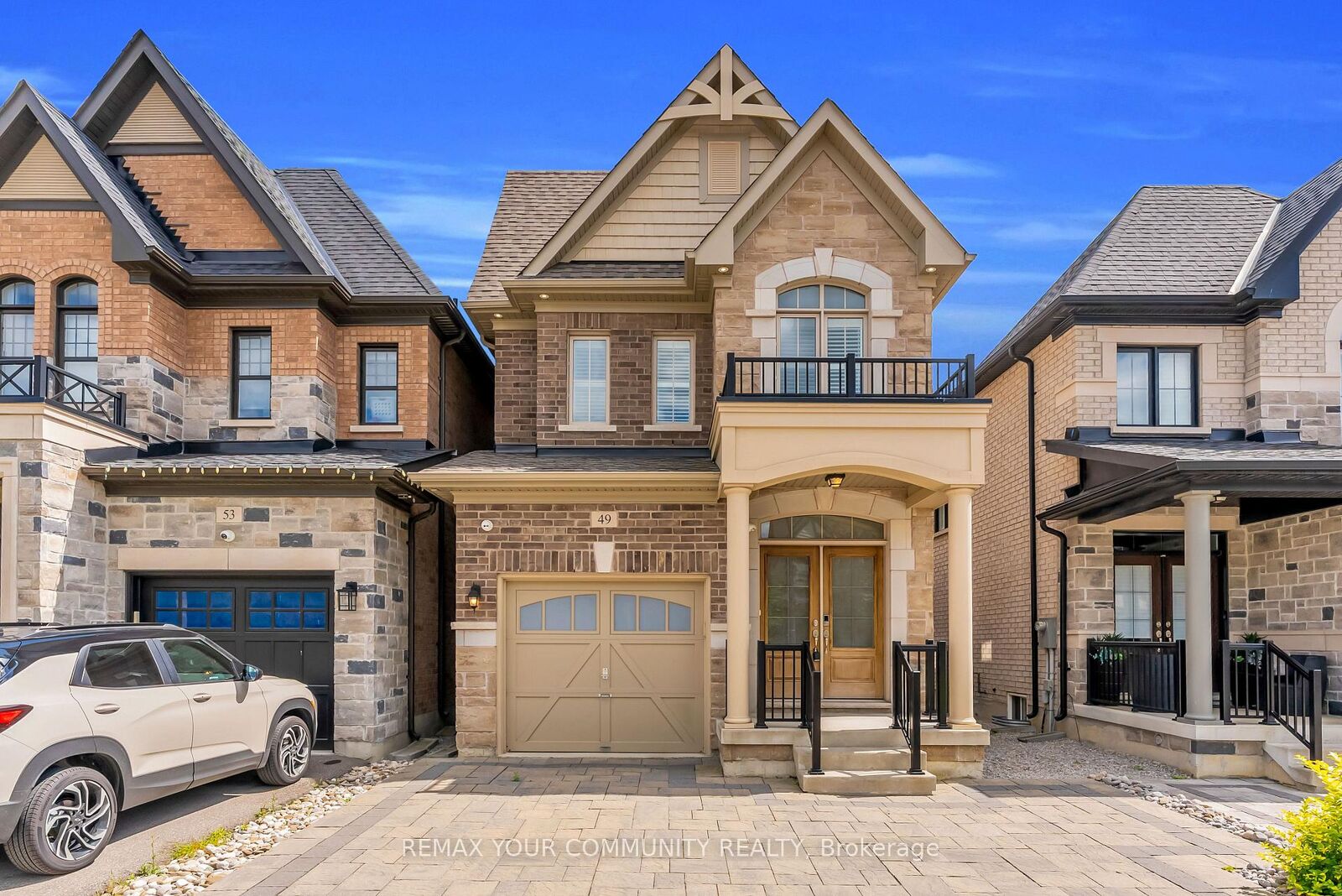 Property Photo:  49 Zenith Avenue  ON L4H 4K9 