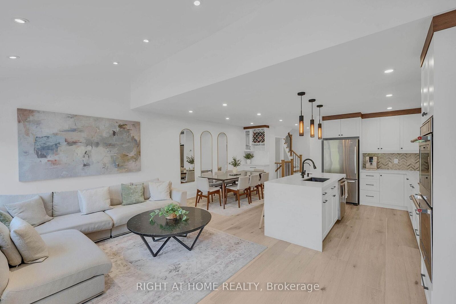 Property Photo:  1170 West Shore Drive 23  ON L5E 3H8 
