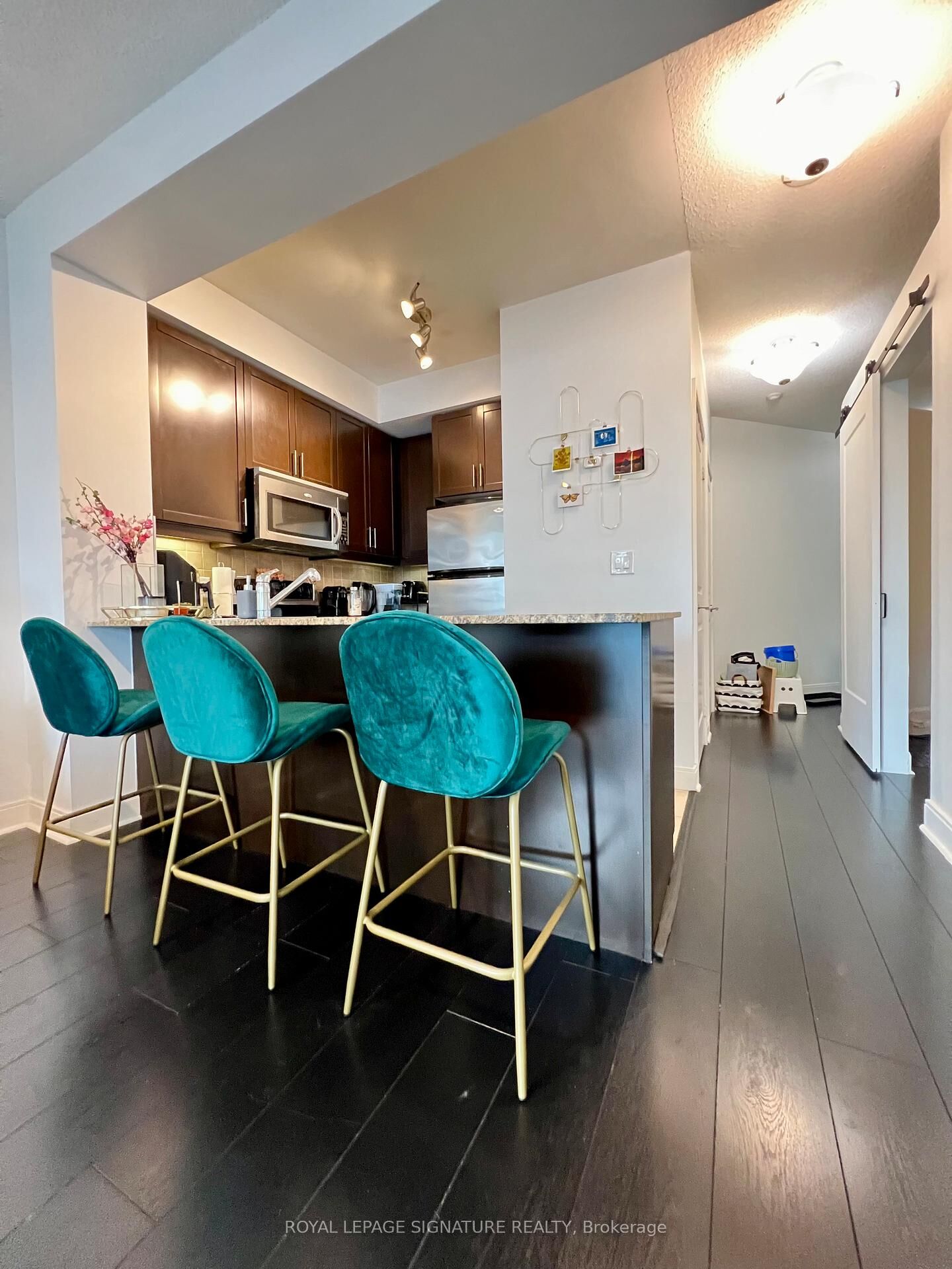 Property Photo: 80 Absolute Avenue 607 ON L4Z 0A5