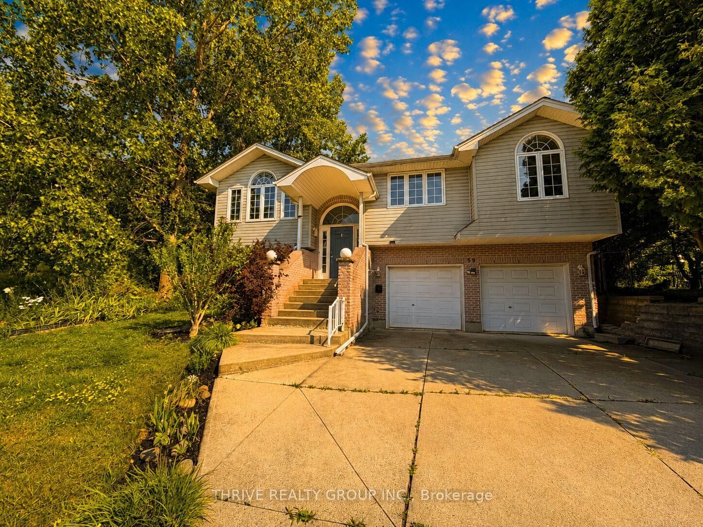 Property Photo:  59 Cleveland Place Upper  ON N5Z 4T5 