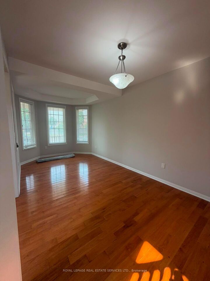 Property Photo:  697 Scott Boulevard  ON L9T 0X9 