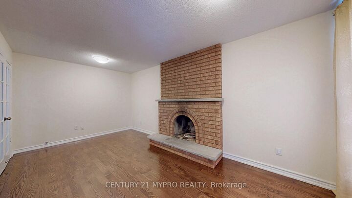Property Photo:  1 Brookwood Drive  ON L4S 1E8 