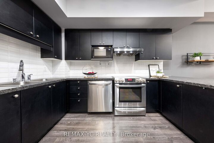 Property Photo:  38 Cedarland Drive 110  ON L6G 0G7 