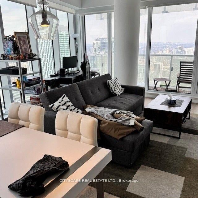 Property Photo:  197 Yonge Street 4402  ON M5B 0C1 
