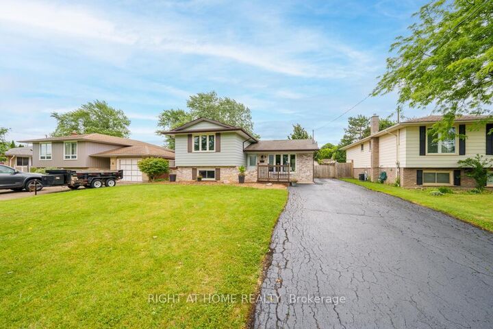 Property Photo:  8 Acadia Crescent  ON L2P 1H8 