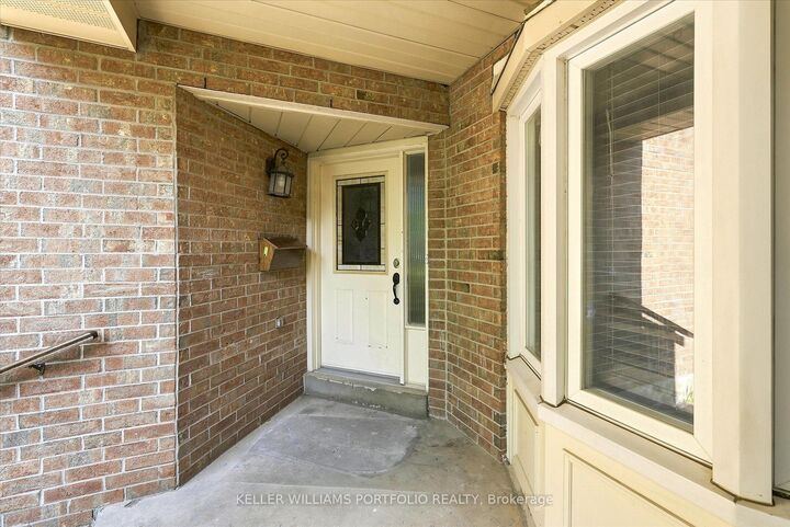 Property Photo:  73 Jessica Gardens  ON L4J 3G1 