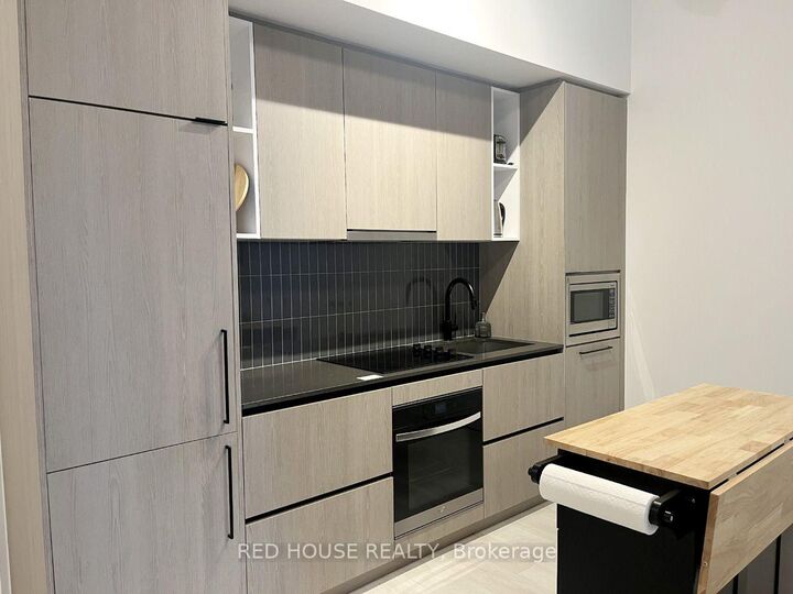 Property Photo:  1285 Dupont Street 401  ON M6H 0E3 