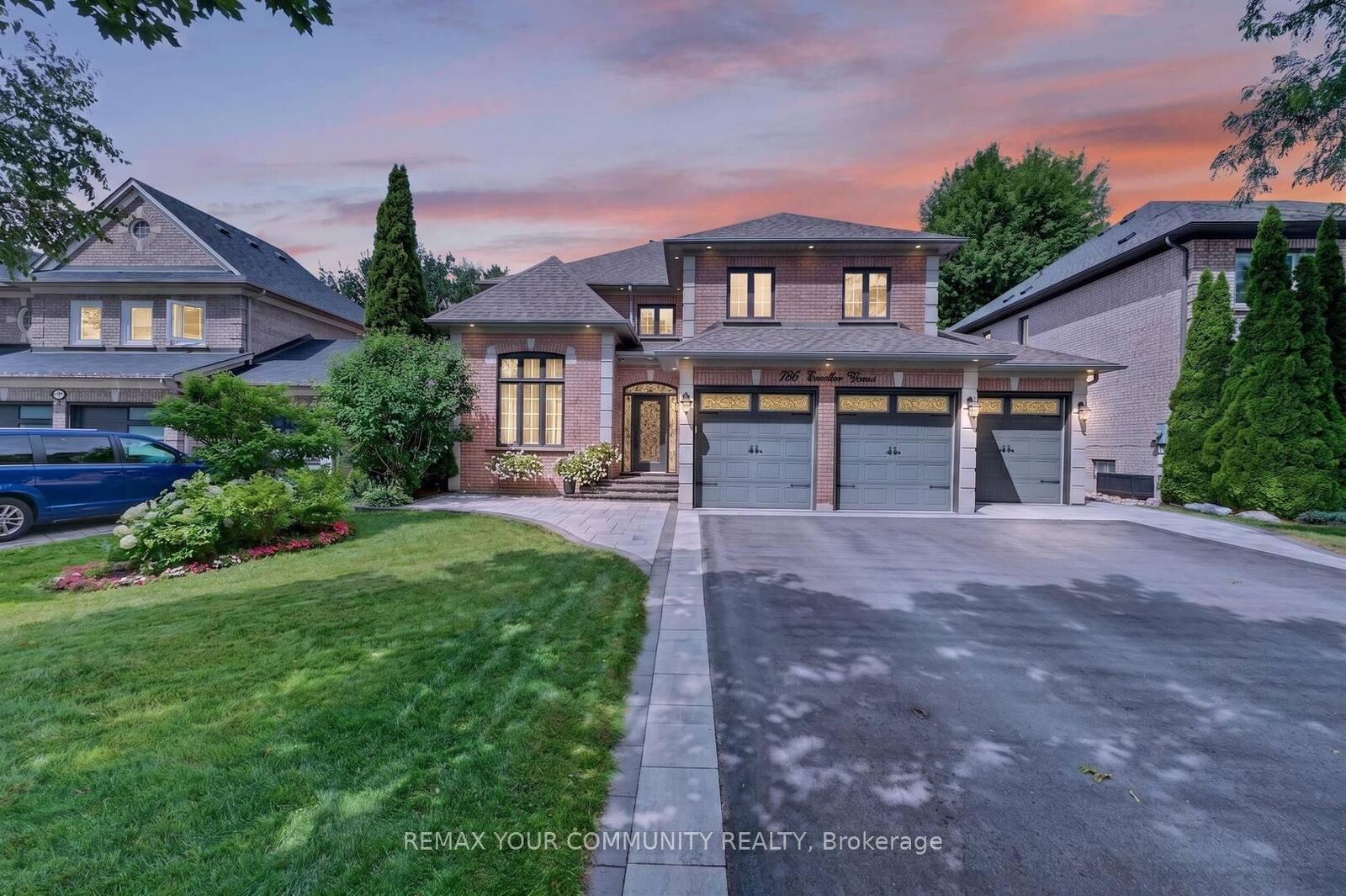 Property Photo: 786 Exceller Circle ON L3X 1P5