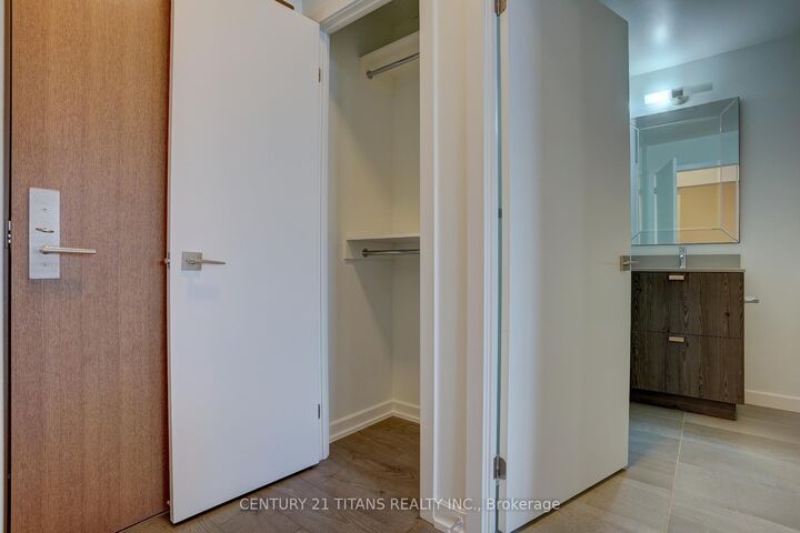 Property Photo:  56 Forest Manor Road 1305  ON M2J 1M1 
