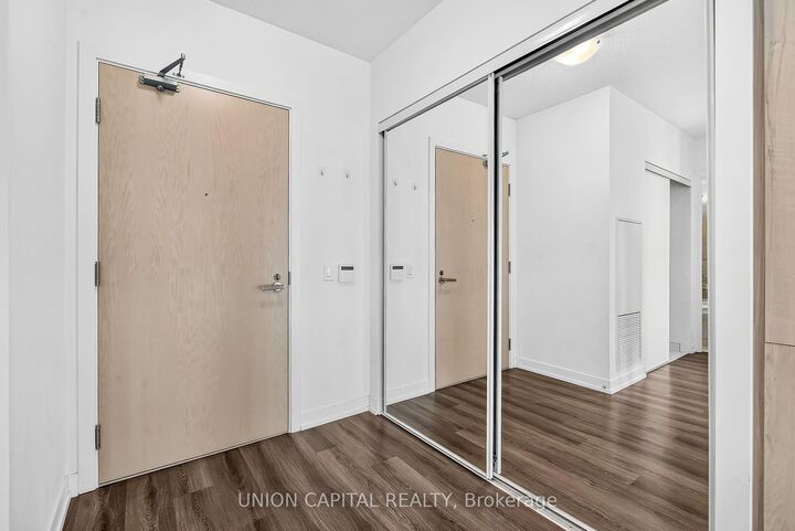 Property Photo:  138 Downes Street 909  ON M5E 0E4 