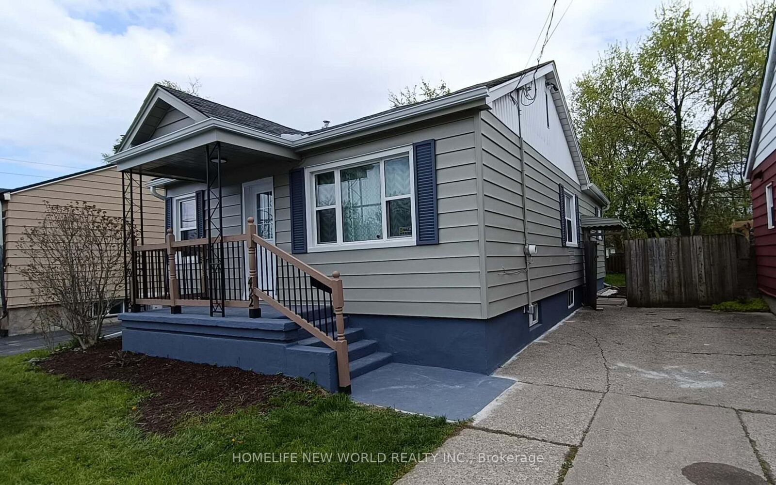 Property Photo: 422 Welland Avenue ON L2M 5T8