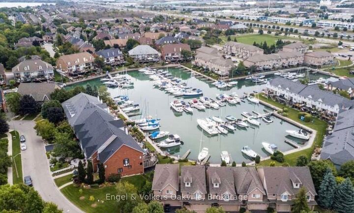 Property Photo:  31 Sunvale Place 29  ON L8E 4Z6 